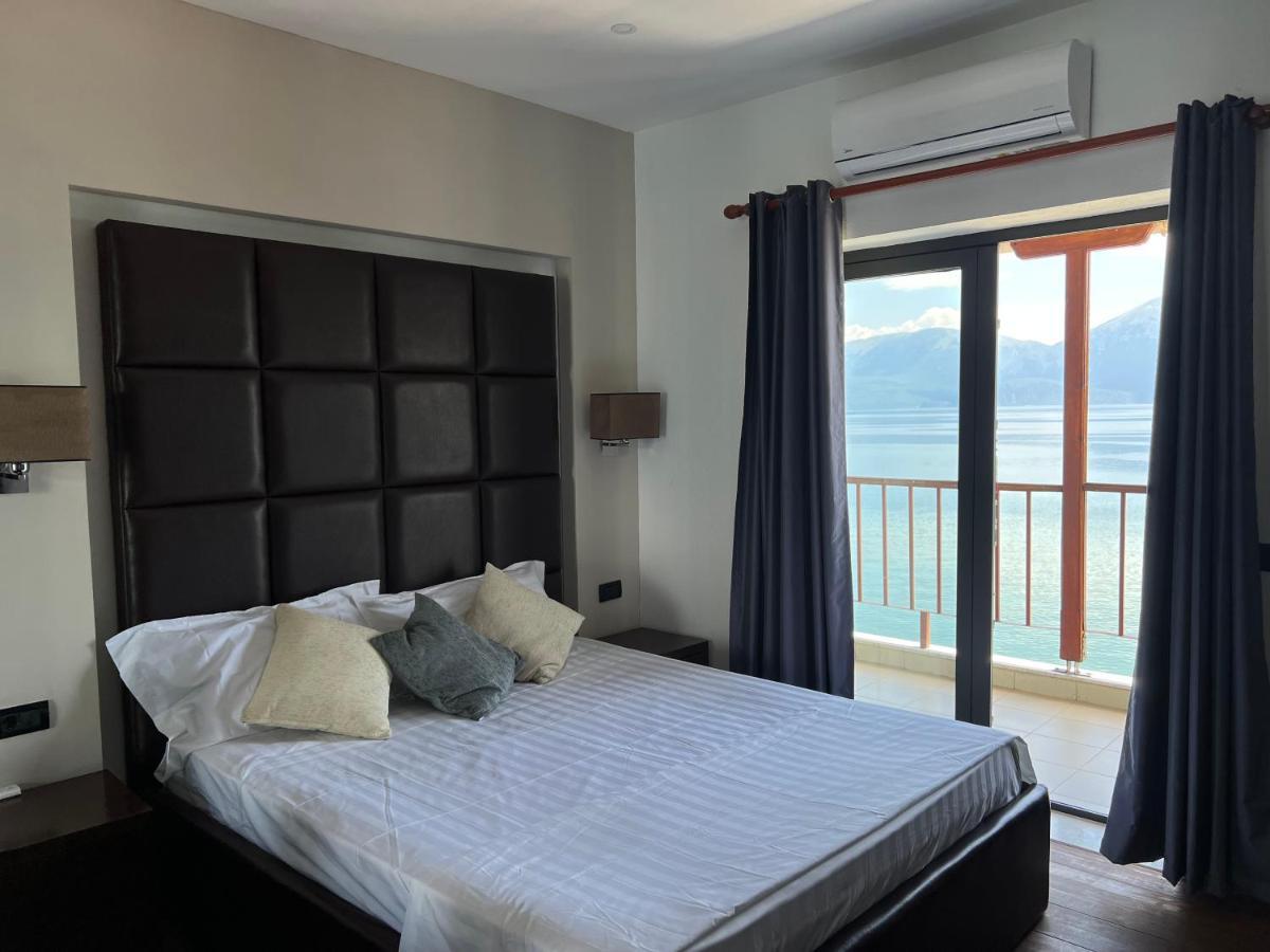 Victoria Hotel 4*