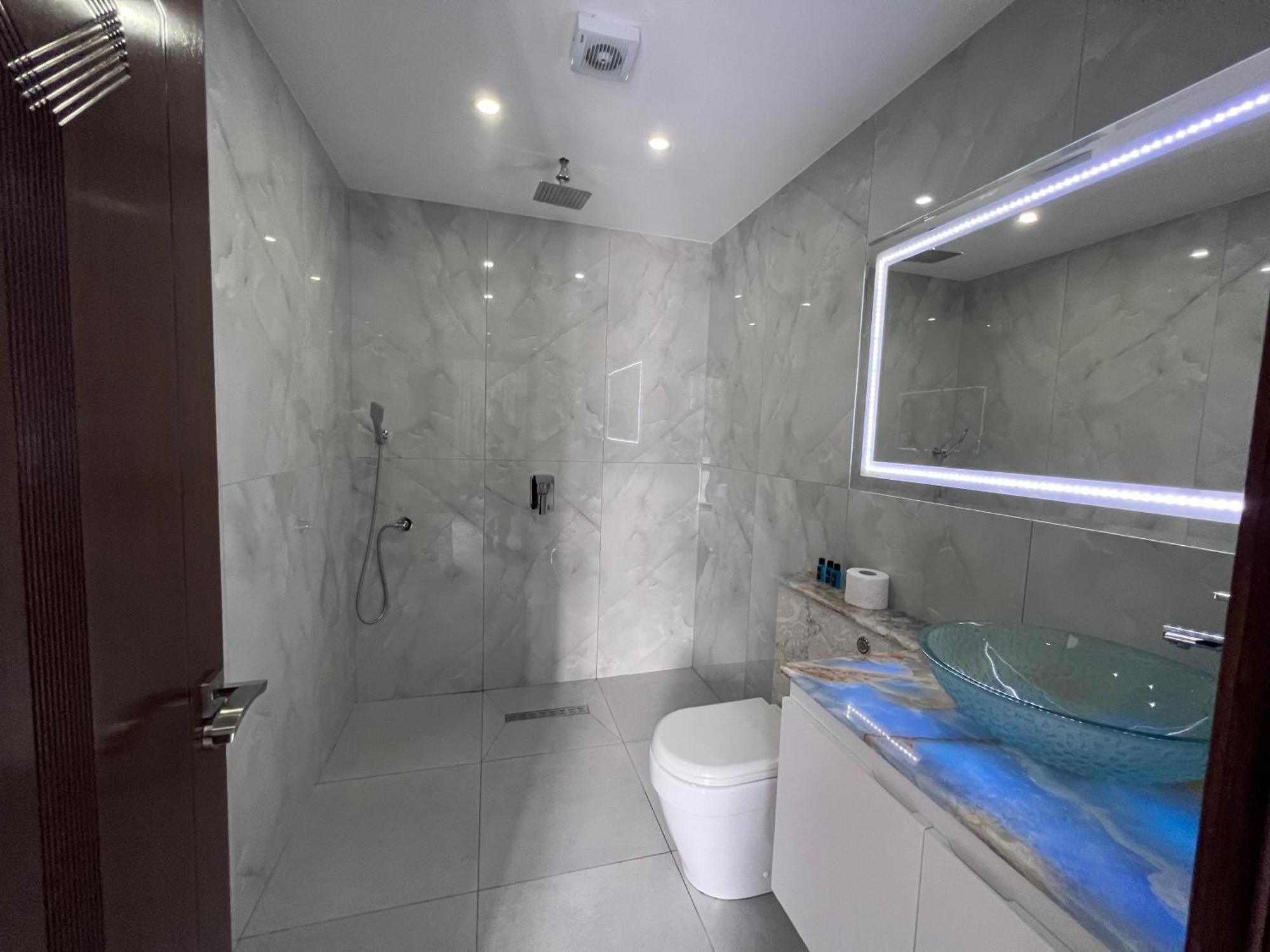 Victoria Hotel Memlishte